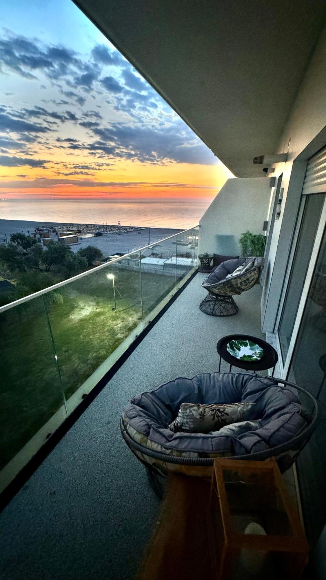 White Tower Mamaia - Private Apartment Exteriör bild