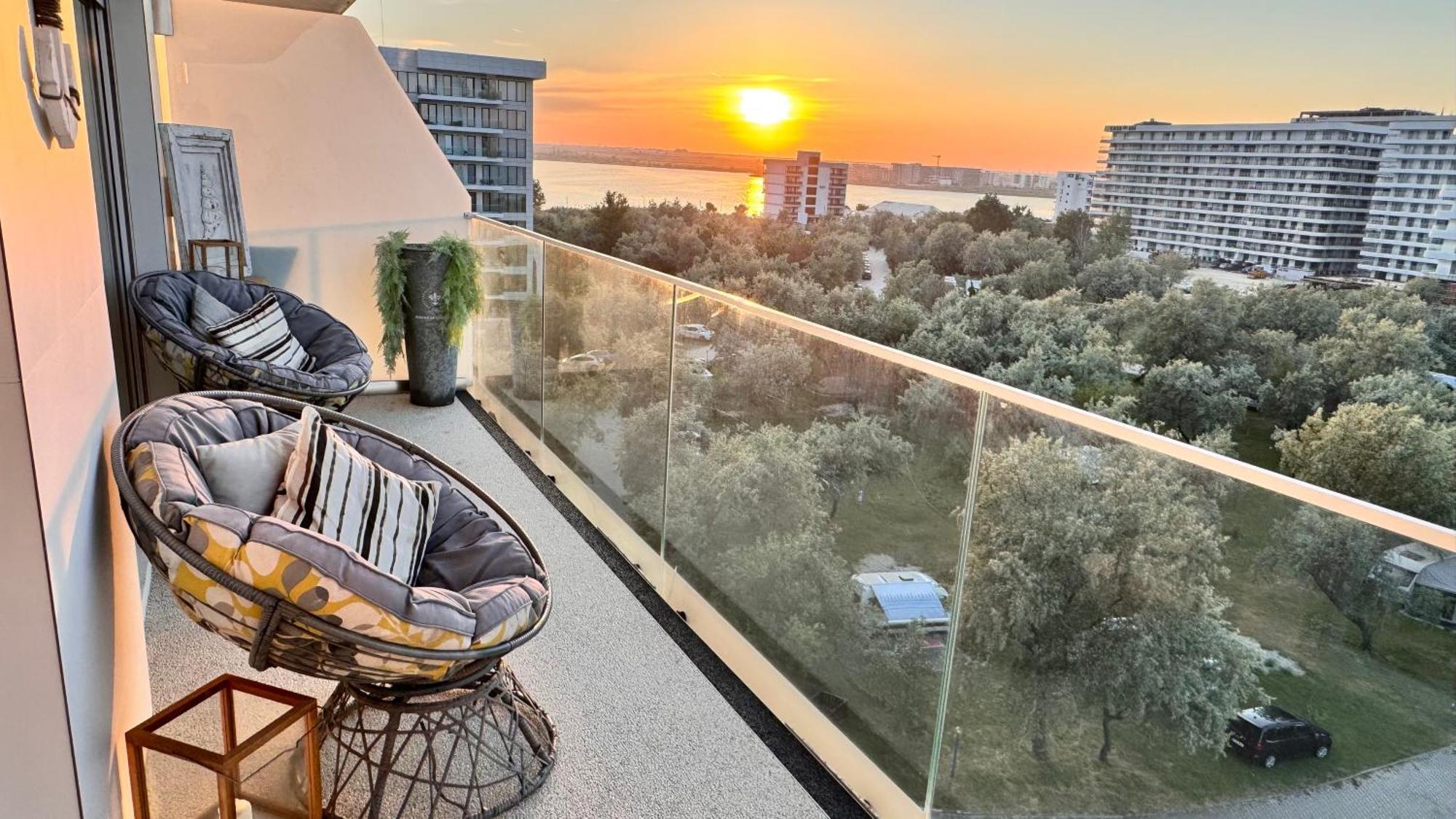 White Tower Mamaia - Private Apartment Exteriör bild